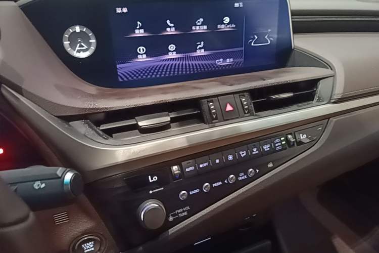 Used Lexus ES 2020 200 Excellence Edition Audio And AC Panel