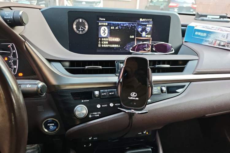 Used Lexus ES 2020 300h Premier Edition Audio And AC Panel
