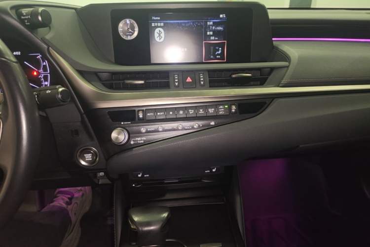 Used Lexus ES 2020 200 Excellence Edition Audio And AC Panel