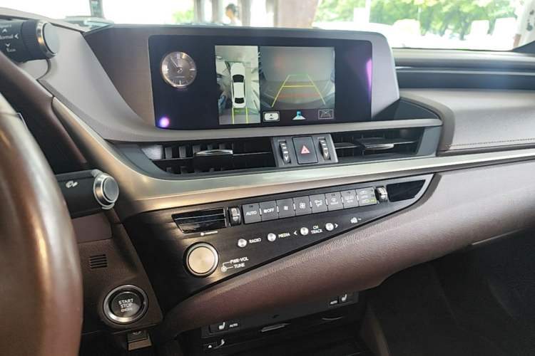 Used Lexus ES 2020 200 Excellence Edition Audio And AC Panel