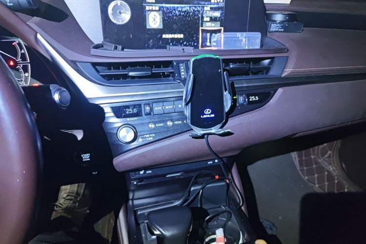 Used Lexus ES 2020 200 Excellence Edition Audio And AC Panel