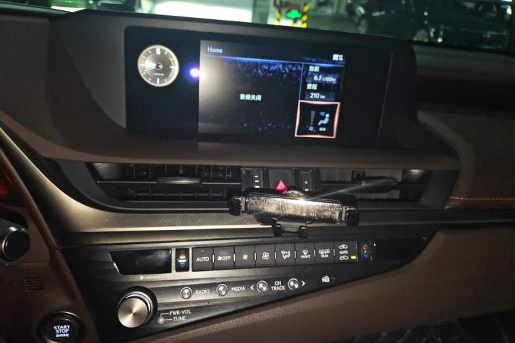 Used Lexus ES 2020 200 Excellence Edition Audio And AC Panel