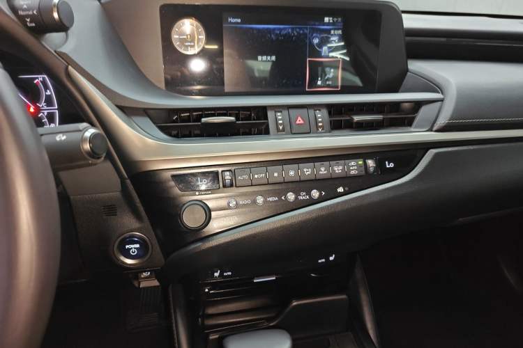 Used Lexus ES 2020 300h Premier Edition Audio And AC Panel