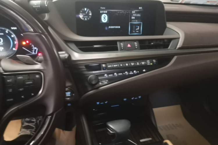 Used Lexus ES 2020 200 Luxury Edition Audio And AC Panel