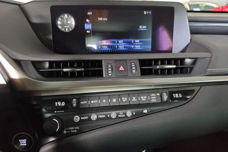Used Lexus ES 2020 200 Excellence Edition Audio And AC Panel