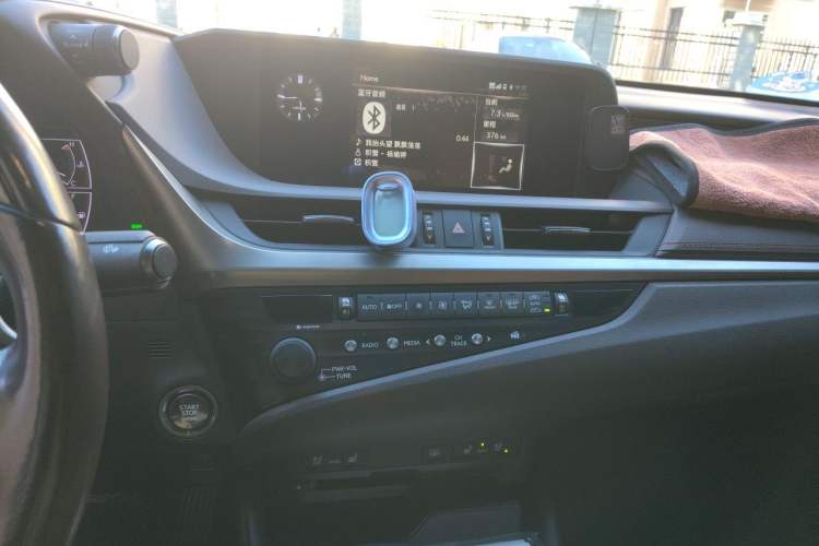 Used Lexus ES 2020 200 Luxury Edition Audio And AC Panel