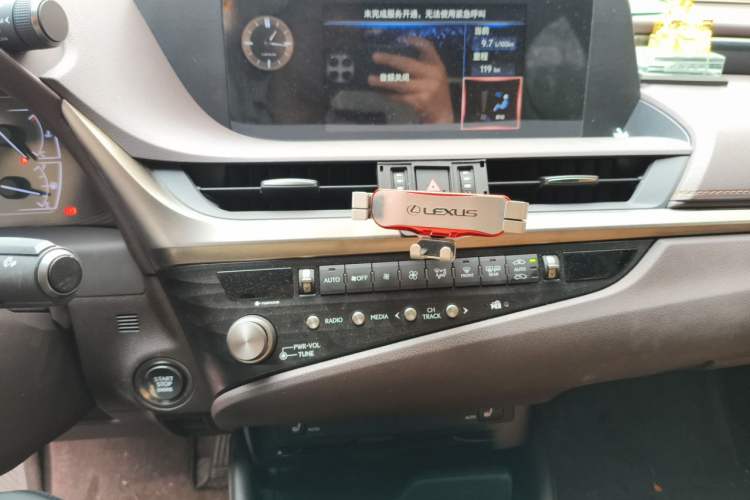 Used Lexus ES 2020 260 Excellence Edition Audio And AC Panel