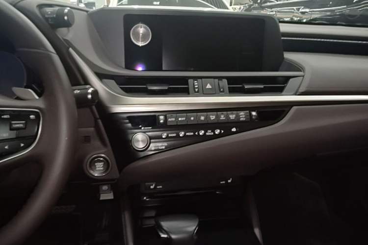 Used Lexus ES 2020 200 Excellence Edition Audio And AC Panel