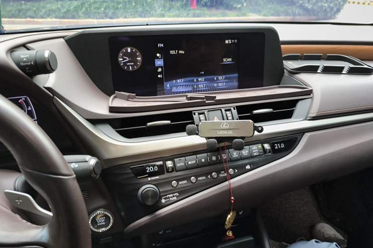 Used Lexus ES 2020 200 Excellence Edition Audio And AC Panel