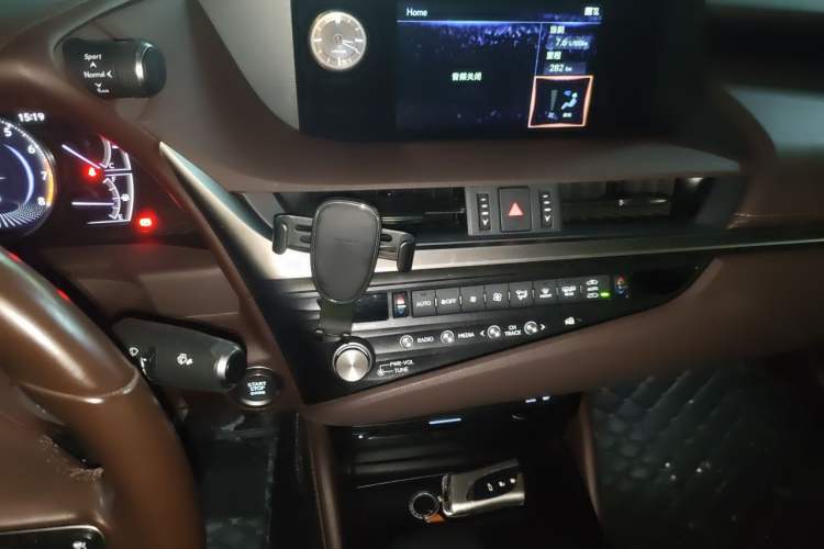 Used Lexus ES 2020 200 Excellence Edition Audio And AC Panel