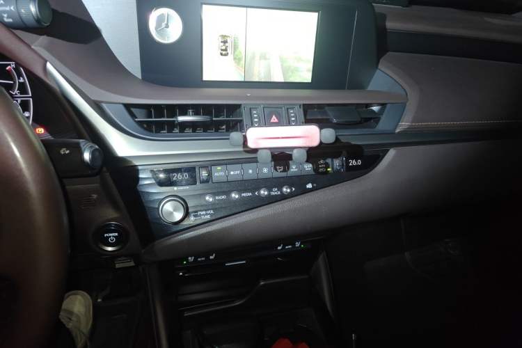 Used Lexus ES 2020 300h Deluxe Edition Audio And AC Panel