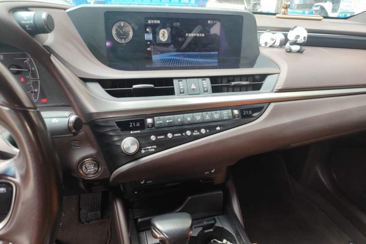 Used Lexus ES 2020 200 Luxury Edition Audio And AC Panel