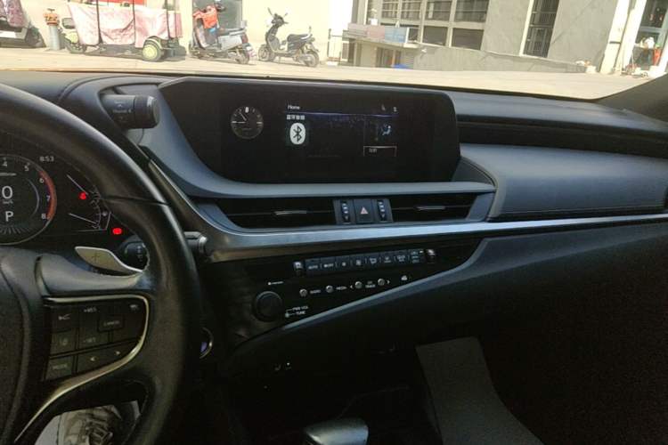Used Lexus ES 2020 300h Premier Edition Audio And AC Panel