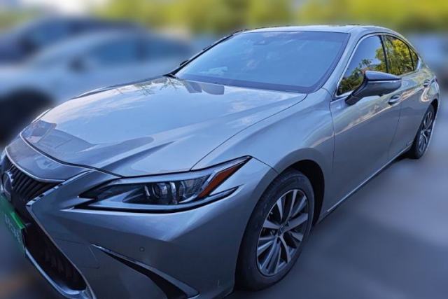 Used Lexus ES 2020 300h Premier Edition