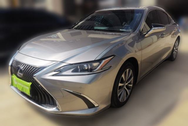 Used Lexus ES 2020 300h Premier Edition