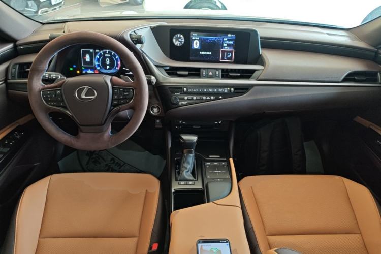 Used Lexus ES 2020 200 Excellence Edition Center Console