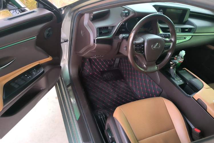 Used Lexus ES 2020 260 Excellence Edition Driver Seat