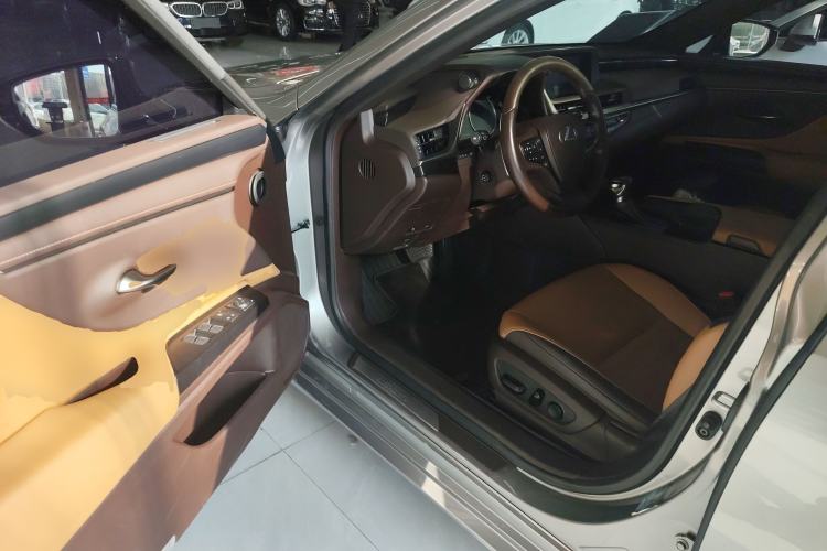 Used Lexus ES 2020 200 Excellence Edition Driver Seat