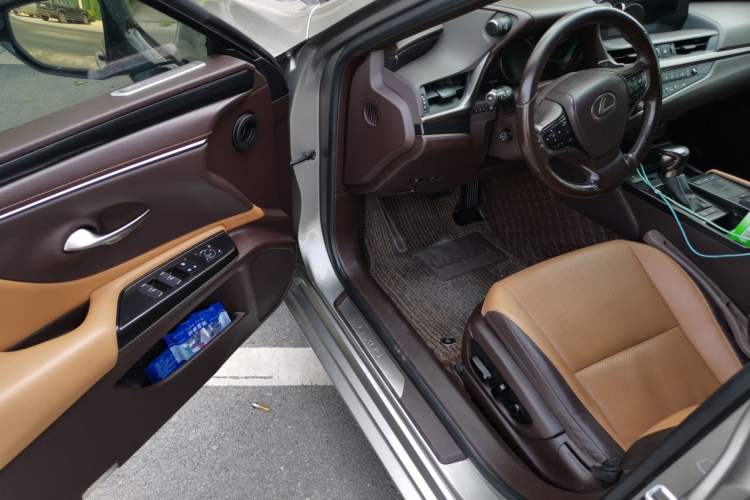Used Lexus ES 2020 200 Excellence Edition Driver Seat