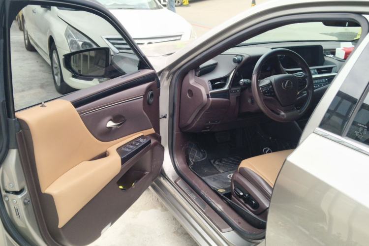 Used Lexus ES 2020 260 Excellence Edition Driver Seat