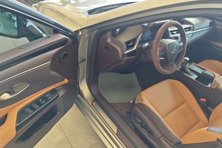 Used Lexus ES 2020 200 Excellence Edition Driver Seat
