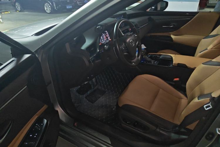 Used Lexus ES 2020 200 Excellence Edition Driver Seat