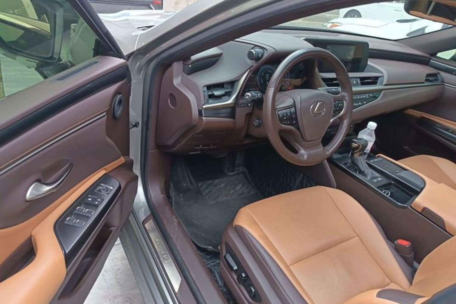 Used Lexus ES 2020 300h Premier Edition Driver Seat