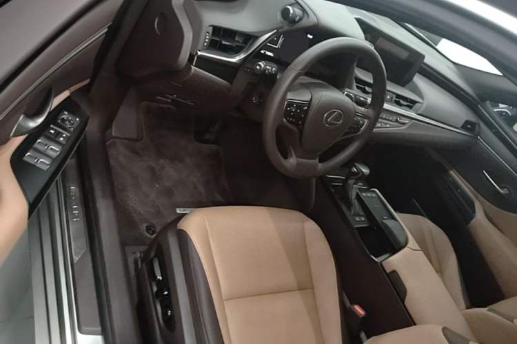 Used Lexus ES 2020 200 Excellence Edition Driver Seat
