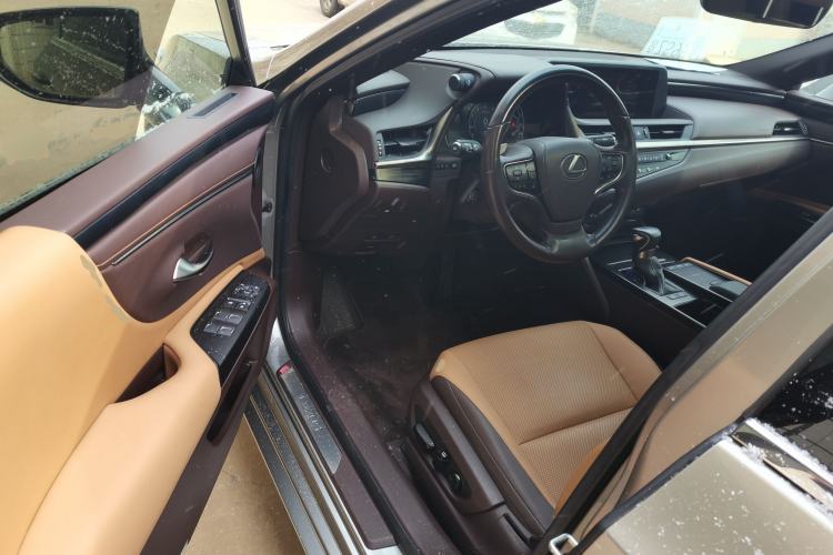 Used Lexus ES 2020 200 Excellence Edition Driver Seat