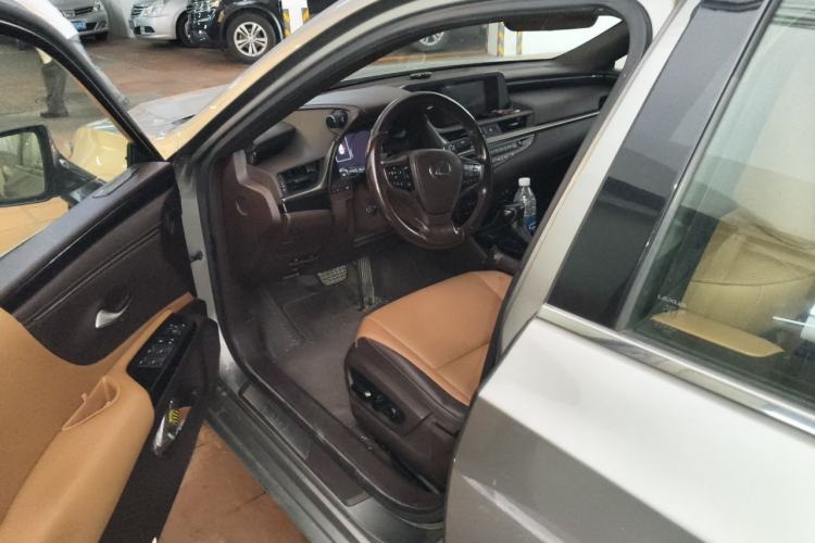 Used Lexus ES 2020 200 Excellence Edition Driver Seat