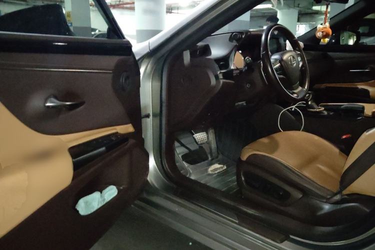 Used Lexus ES 2020 200 Excellence Edition Driver Seat