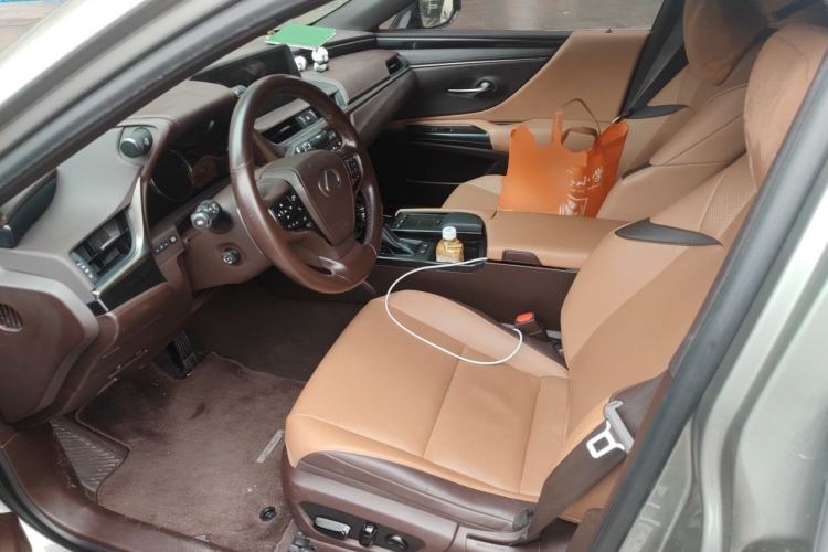 Used Lexus ES 2020 200 Luxury Edition Driver Seat