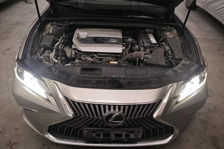 Used Lexus ES 2020 200 Excellence Edition Engine Bay