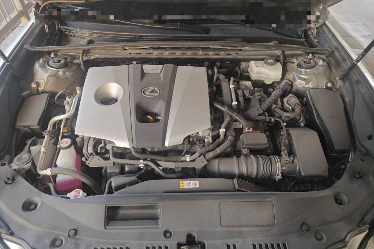 Used Lexus ES 2020 300h Premier Edition Engine Bay