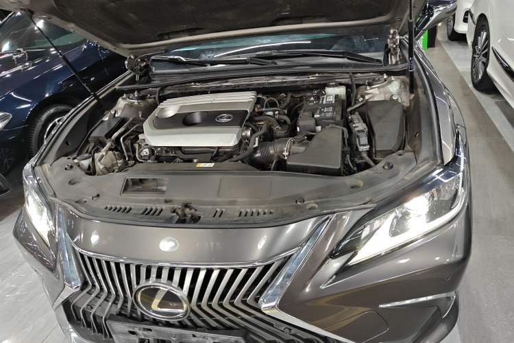 Used Lexus ES 2020 200 Excellence Edition Engine Bay