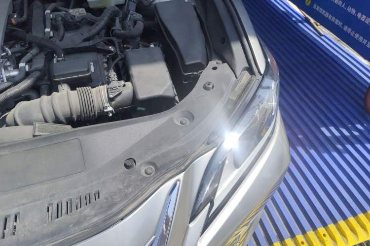 Used Lexus ES 2020 300h Premier Edition Engine Bay Left