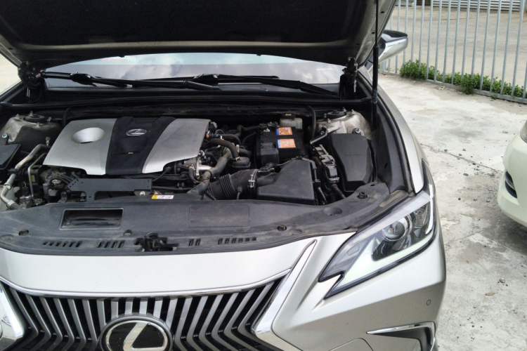 Used Lexus ES 2020 260 Excellence Edition Engine Bay Left