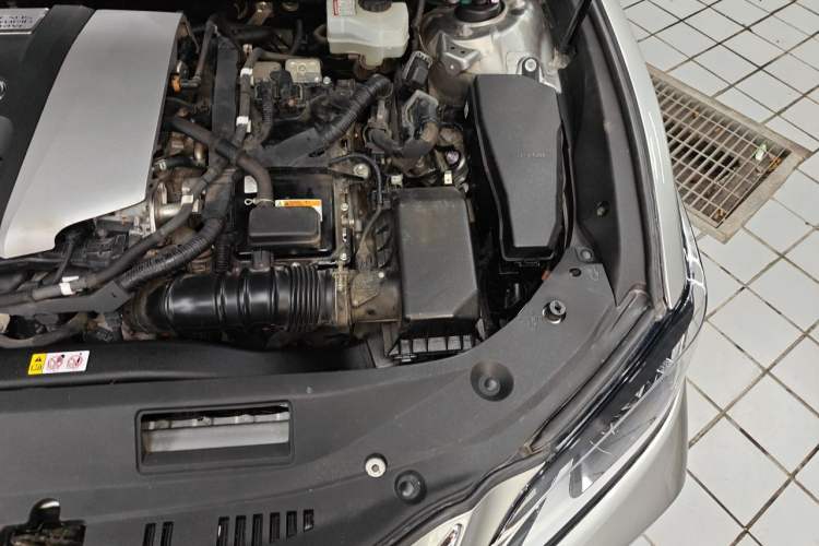 Used Lexus ES 2020 300h Premier Edition Engine Bay Left