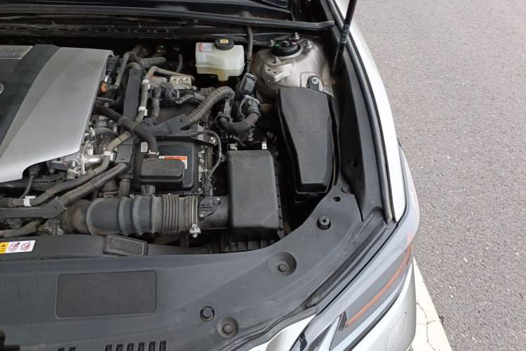 Used Lexus ES 2020 300h Premium Edition Engine Bay Left