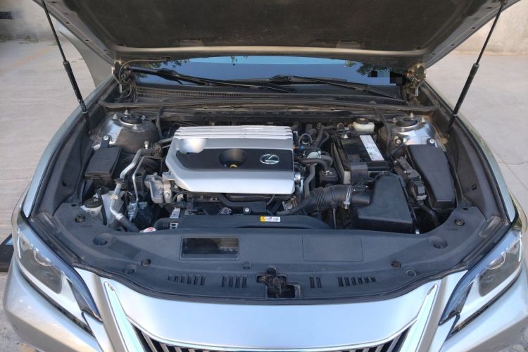Used Lexus ES 2020 200 Luxury Edition Engine Bay