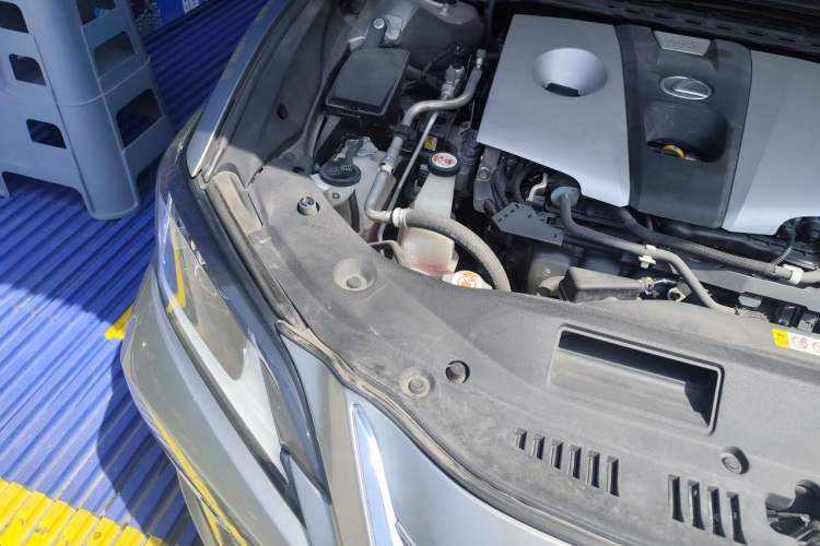 Used Lexus ES 2020 300h Premier Edition Engine Bay Right