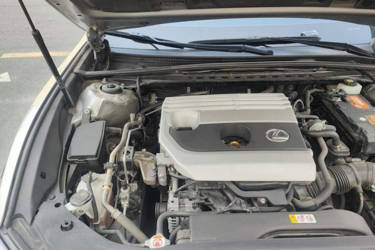 Used Lexus ES 2020 200 Excellence Edition Engine Bay Right