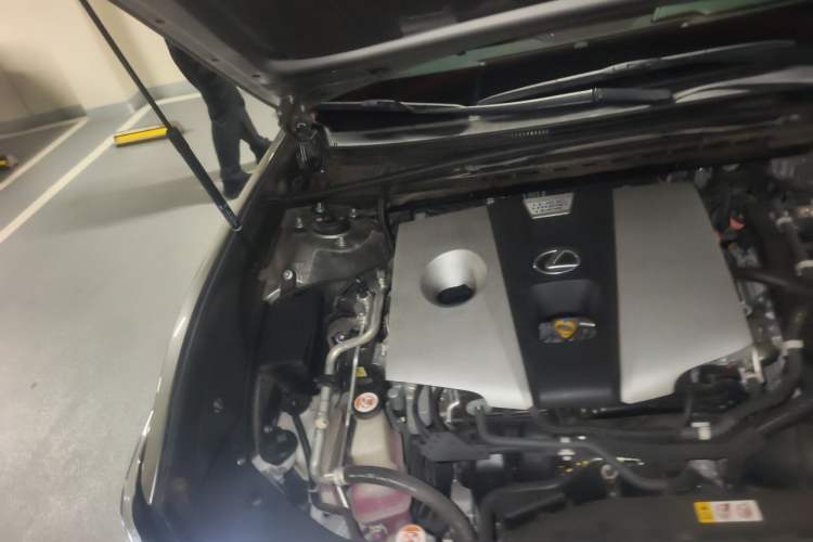 Used Lexus ES 2020 300h Premier Edition Engine Bay Right