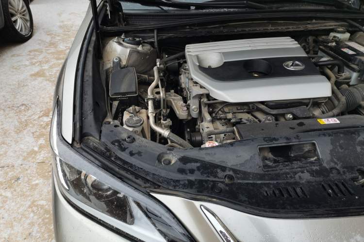 Used Lexus ES 2020 200 Excellence Edition Engine Bay Right