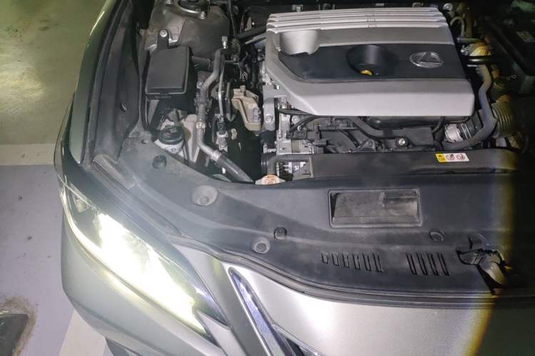Used Lexus ES 2020 200 Excellence Edition Engine Bay Right