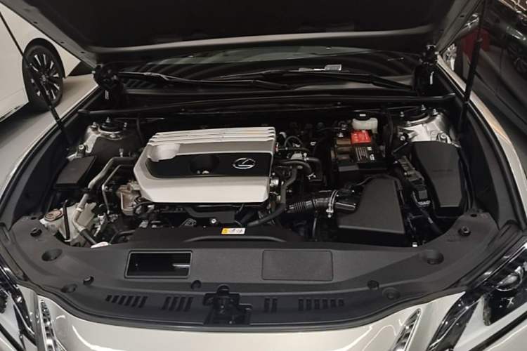 Used Lexus ES 2020 200 Excellence Edition Engine Bay