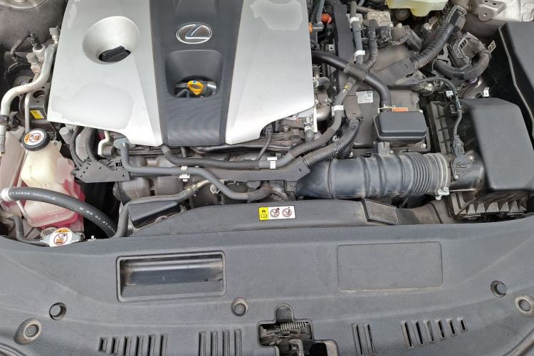 Used Lexus ES 2020 300h Premium Edition Engine Bay