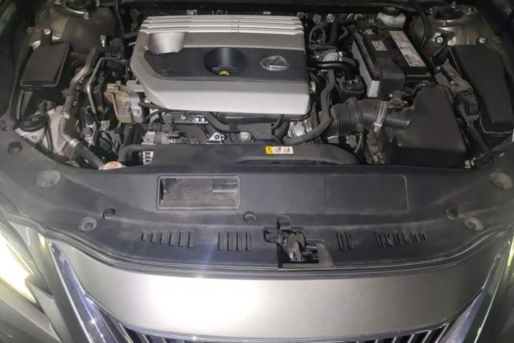 Used Lexus ES 2020 200 Excellence Edition Engine Bay