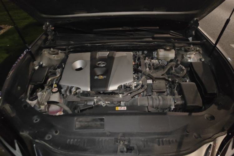 Used Lexus ES 2020 300h Deluxe Edition Engine Bay
