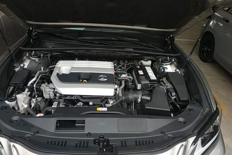 Used Lexus ES 2020 200 Luxury Edition Engine Bay